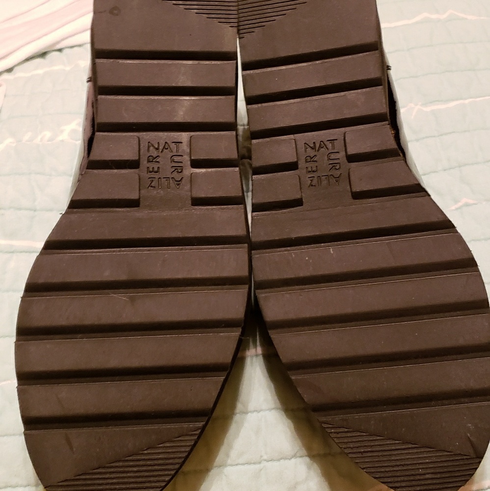 Shoes - Picture 3 of 4